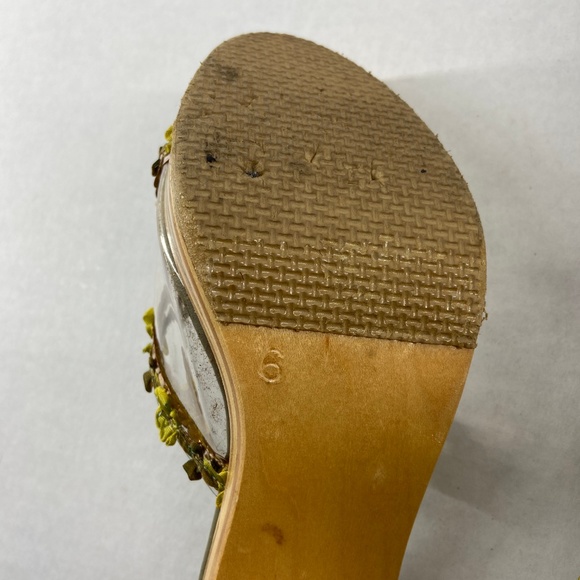 ✖️SOLD✖️Betsey Johnson Clear Wooden  Polly Open - Picture 3 of 5